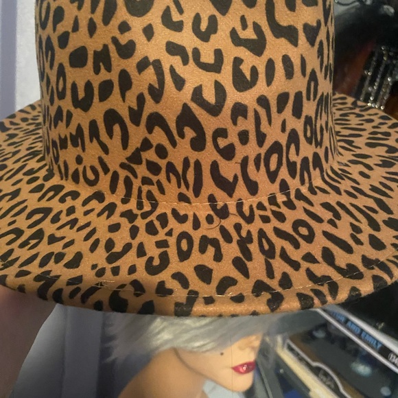 Walk on the wild side with your besties.  One price. For 2 fabulousity 🥰 - Picture 2 of 14